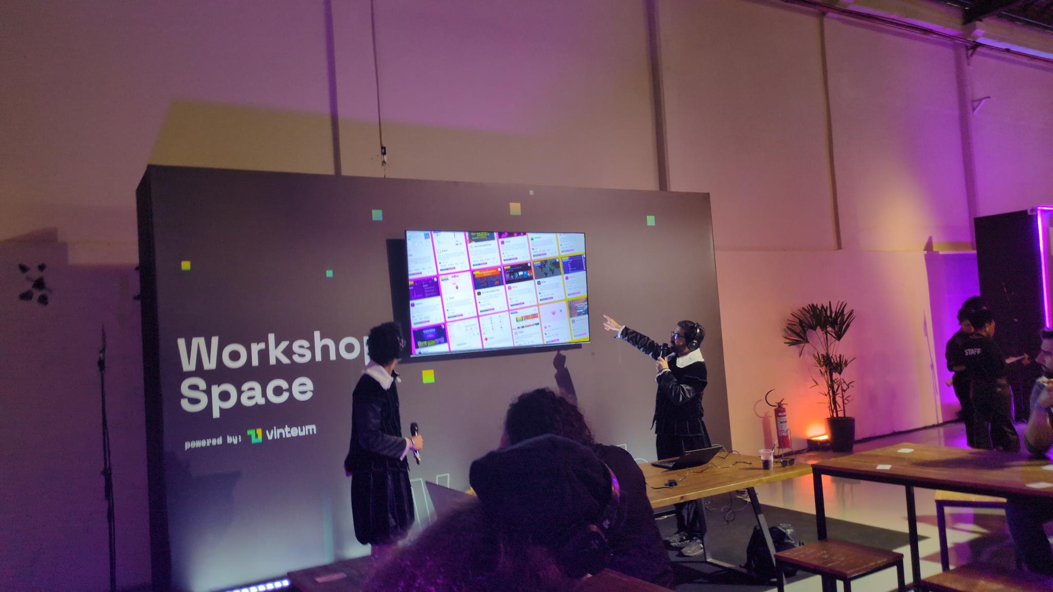 Attendees learning Shakespeare at SatsConf Brazil, November 2025